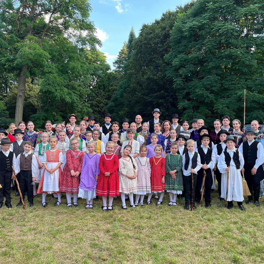 Sendergő Néptáncegyüttes